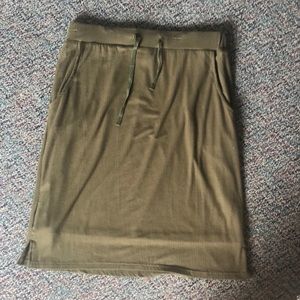 Main Street Exchange “Lauren” ribbed green knee length skirt large